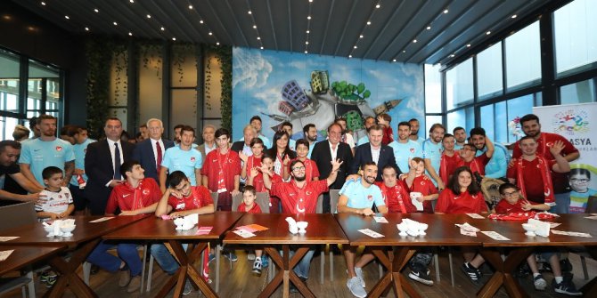 Özel Çocuklar, Milli Takım kampında