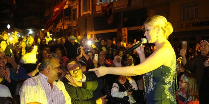 Manisa’da Songül Karlı coşkusu