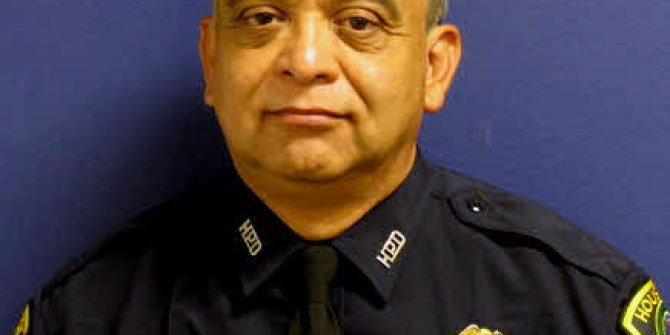 Houston’da bir polis sel sularına kapılarak öldü