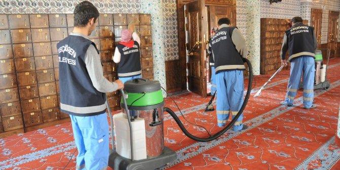 Keçiören’de ibadethaneler bayrama hazır