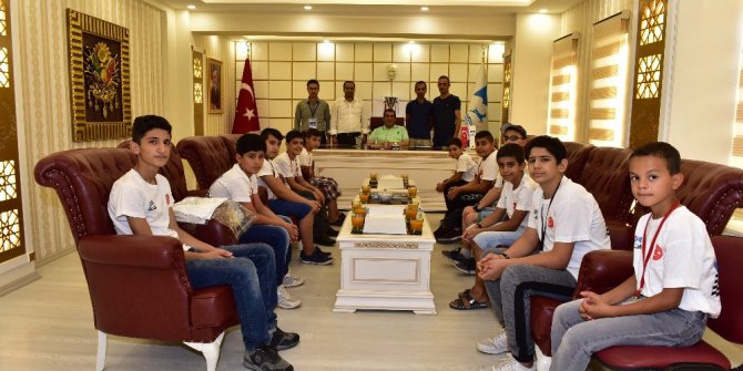 Şampiyonlardan Başkan Atilla’ya ziyaret