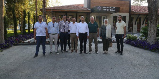 Türkiye’ye örnek mezarlık-