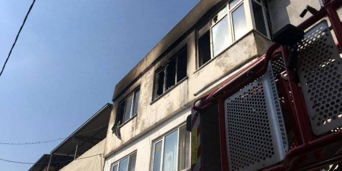 Bursa’da hırsızlar önce evi soydu sonra ateşe verdi