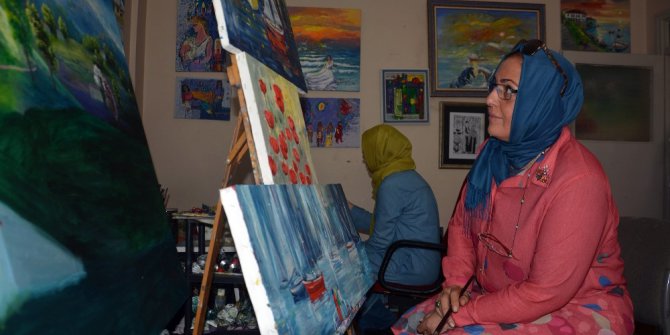 Başörtülü diye okuldan atıldı, 56 yaşında üniversiteli oldu