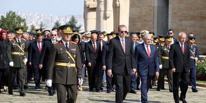 Devlet erkanı Anıtkabir’de