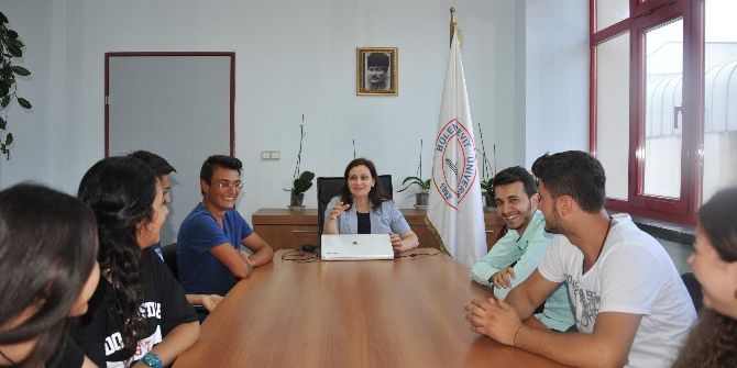 Eczacılık Fakültesi Öğrencileri Büyük Hedefler Taşıyor