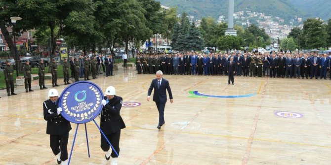 Ordu’da 30 Ağustos salonda kutlandı