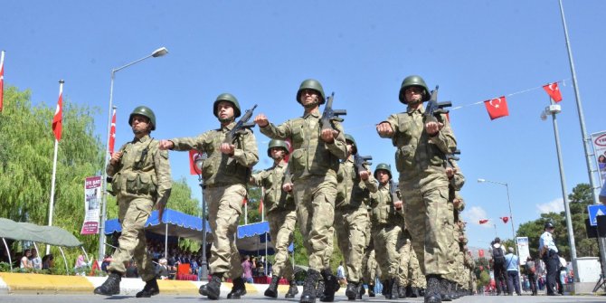 Erzincan da zafer bayramı coşkusu