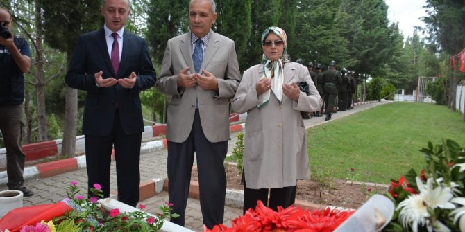 Şehit annesi gözyaşlarını tutamadı