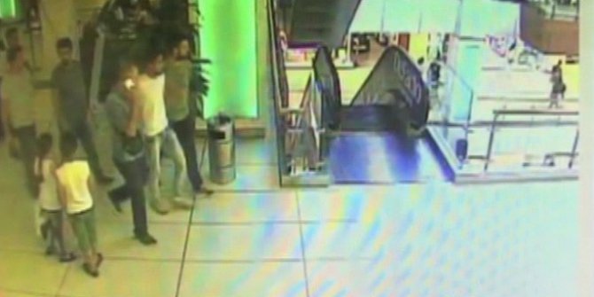 AVM’de rehine operasyonu kamerada