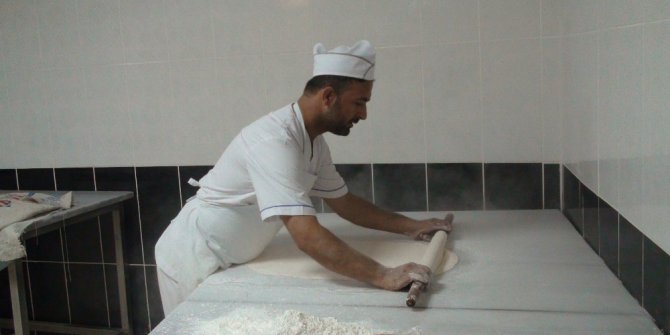 Kızıltepe’de tatlıcılar bayrama sayılı günler kala yoğun mesaide