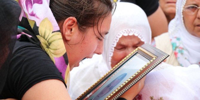 Şehit kızının feryadı yürek dağladı: "Baba, bırakma beni"