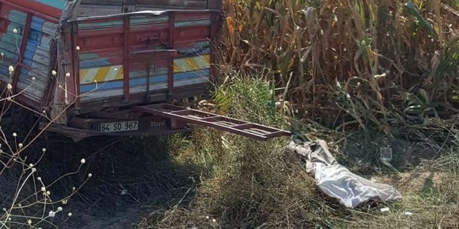 Kamyonet kamyona arkadan çarptı: 2 ölü, 2 yaralı