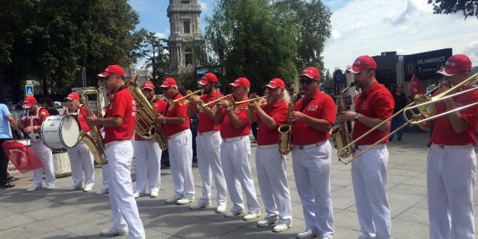 Klasik otomobiller, 30 Ağustos Zafer Bayramı’nda yollara çıktı