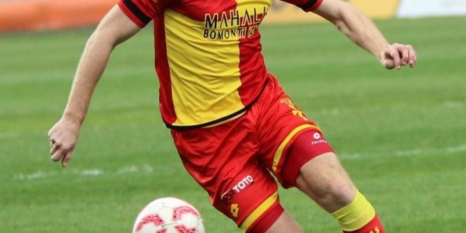 Göztepe, Sandro’yu gönderdi