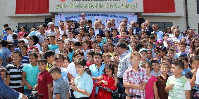 Akşehir Belediyesinden namaza giden 333 çocuğa bisiklet