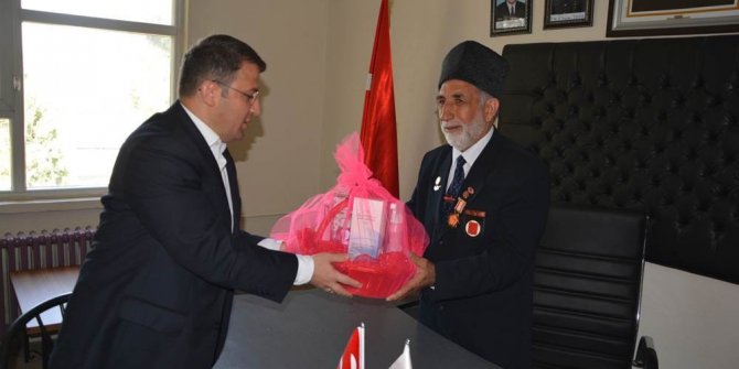 Viranşehir Kaymakam Ömer Çimşit’den Muharip Gaziler Derneğinde