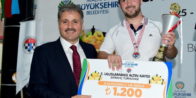 Altın kayısı satranç turnuvası sona erdi