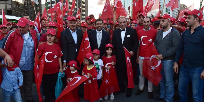 Beşiktaş’ta 30 Ağustos ’fener alayı’ ile kutlandı