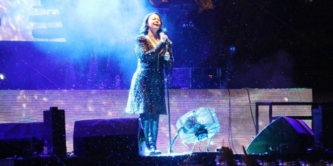 Şebnem Ferah sahnede izleyenlerini şaşırttı