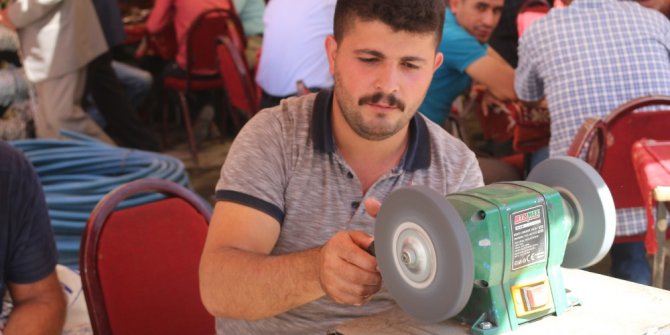 Askerde öğrendiği bileme mesleği ekmek kapısı oldu