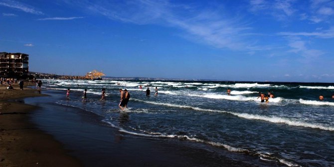 Poyraz tatilcilerin keyfini kaçırdı