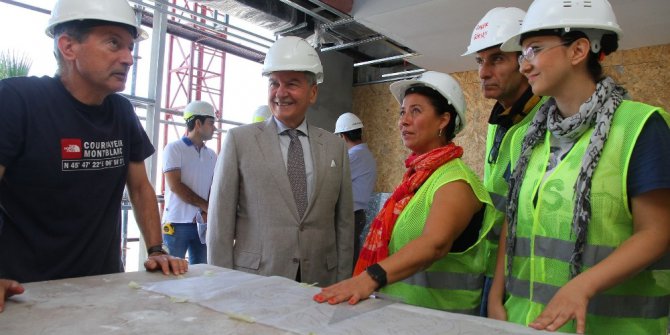 Ege’nin kültürel zenginliği duvarlara aktarılıyor