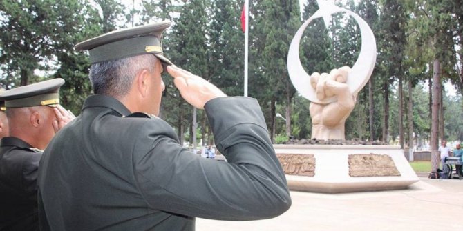 Arife gününde şehitler için dualar edildi