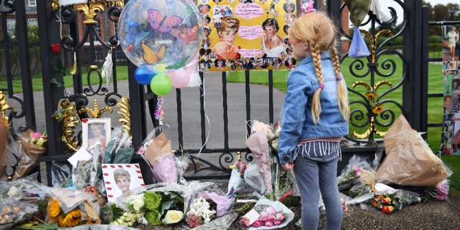 Prenses Diana 20. ölüm yıldönümünde anıldı