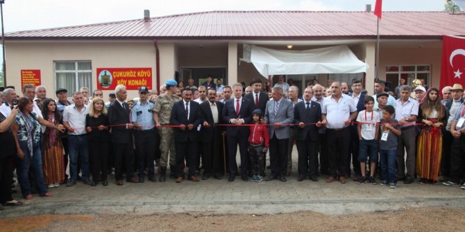 Vali Gül, köy konağının açılışına katıldı
