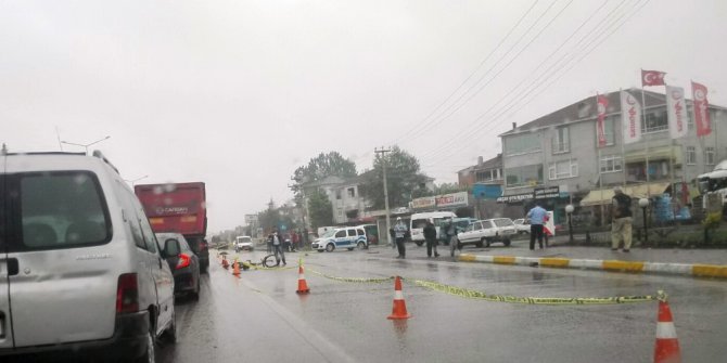 Tırın çarptığı bisikletli hayatını kaybetti