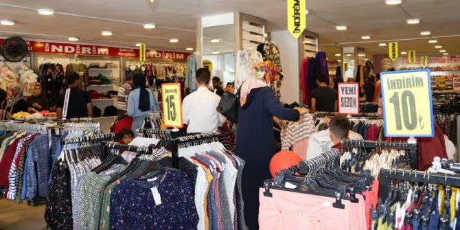 Çarşı-pazarda bayram telaşı