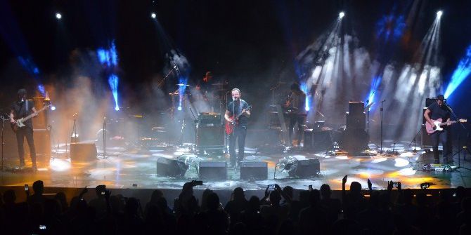 Yaşar Ve Seksendört Yağmur Altında Söyledi