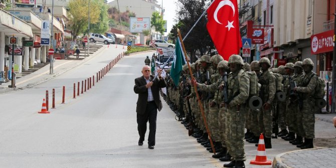 Komandolar şehir merkezini inletti