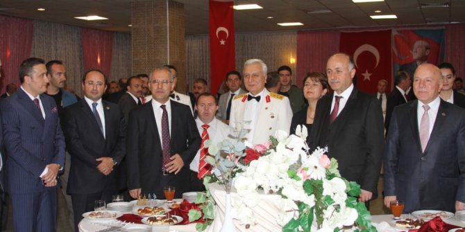 Erzurum’da 30 Ağustos resepsiyonu