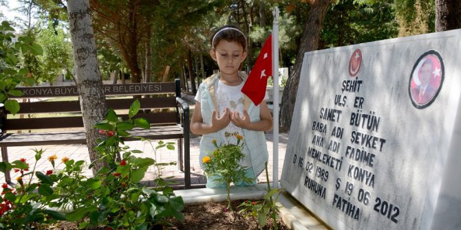 Konya’da mezarlıklarda ve şehitliklerde ziyaretçi yoğunluğu