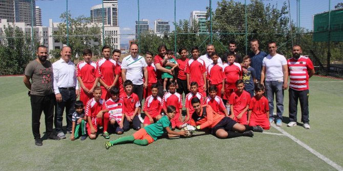 Romansporlu çocuklara bayram hediyesi