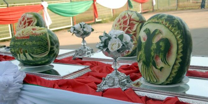 Diyarbakırlı Aşçının Karpuzu Oyma Sanatı İlgi Görüyor