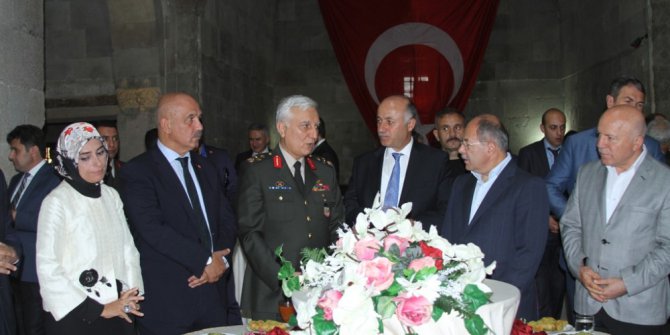 Tarihi mekanda bayramlaşma