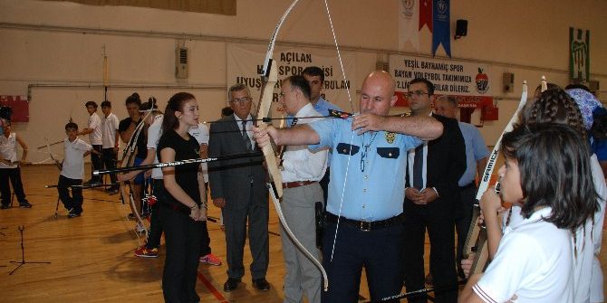 Bayramiçli Öğrencilere Okçuluk Eğitimi
