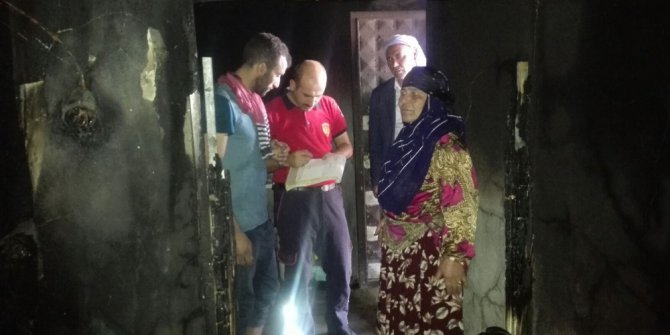 Kırsal mahallede yanan ev küle döndü