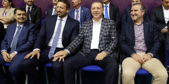 Cumhurbaşkanı Erdoğan’dan A Milli Basketbol Takımına sürpriz ziyaret