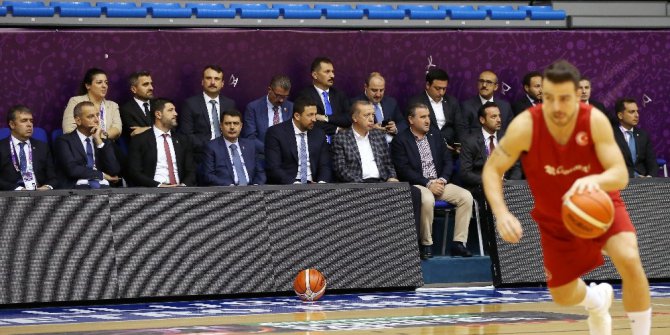 Cumhurbaşkanı Erdoğan, 12 Dev Adam’ı ziyaret etti