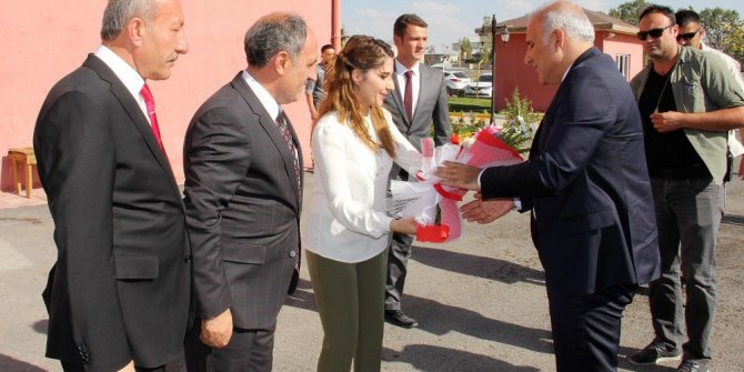 Vali Zorluoğlu, Büyükşehir’in personeli ile bayramlaştı