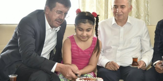Bakan Zeybekci’den şehit kızına doğum günü sürprizi