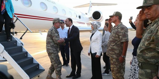 Genelkurmay Başkanı Akar Suriye sınırında