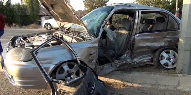 Konya’da iki otomobil çarpıştı: 8 yaralı