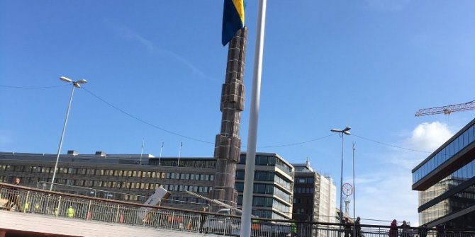 Bayrağın yönünün değiştirilmesi İsveçlileri sinirlendirdi