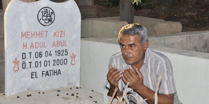 Derik’te arefe gününde mezarlıklar doldu