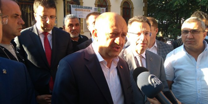 Başbakan Yardımcısı Işık, bayram namazını Kocaeli’de kıldı